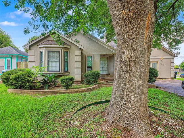 15102 Treaty Oaks Street, Houston