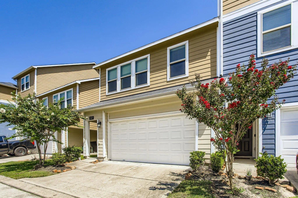 3527 Topango Drive, Pasadena