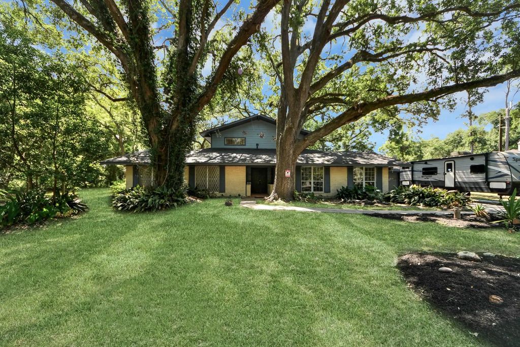 215 Hardy Street, Bacliff