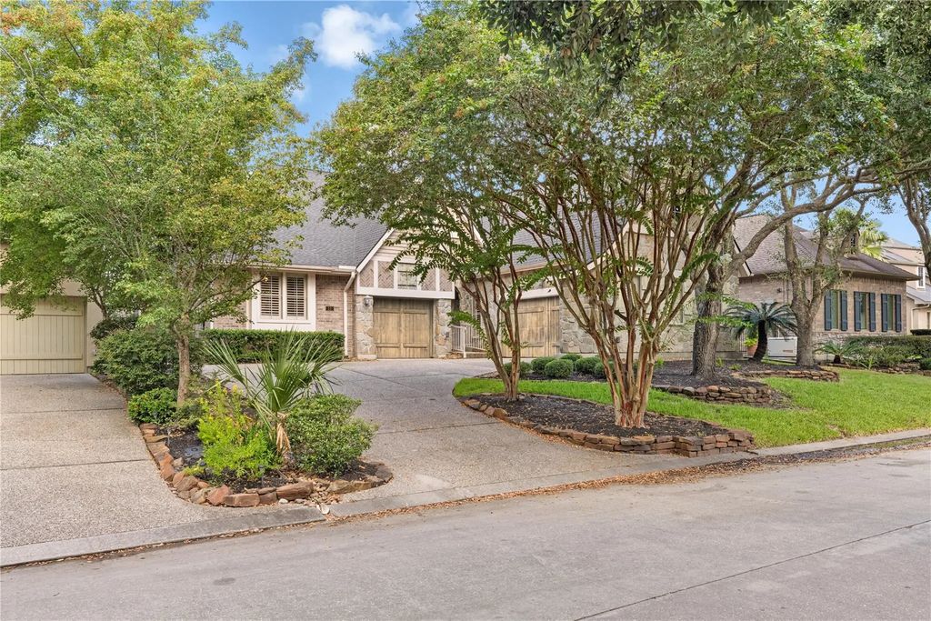 11 Greens Edge Drive, Houston