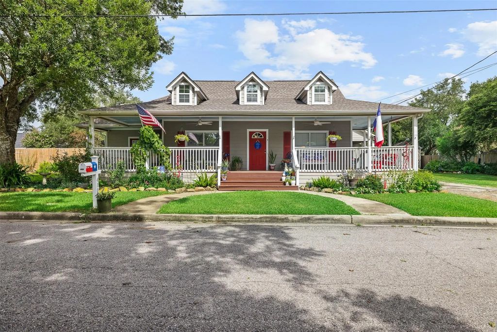 410 N Cochran Street, Bellville
