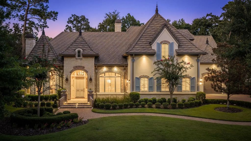 26 N Palmiera Circle, The Woodlands