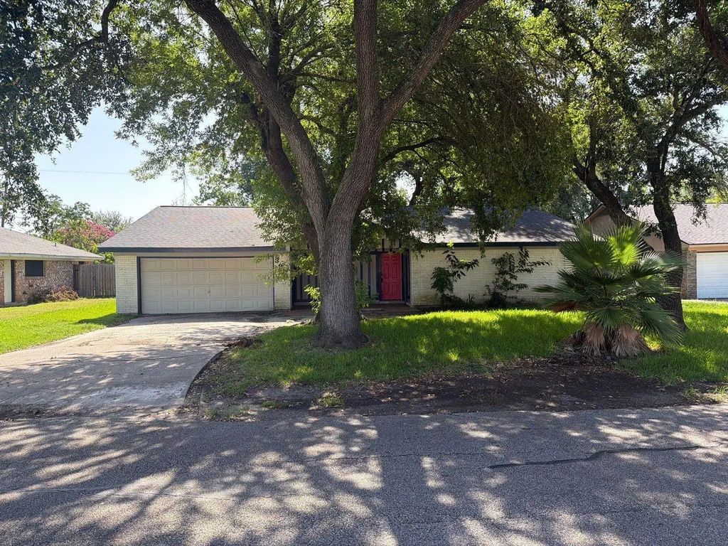 3911 Dolphin Lane, La Porte