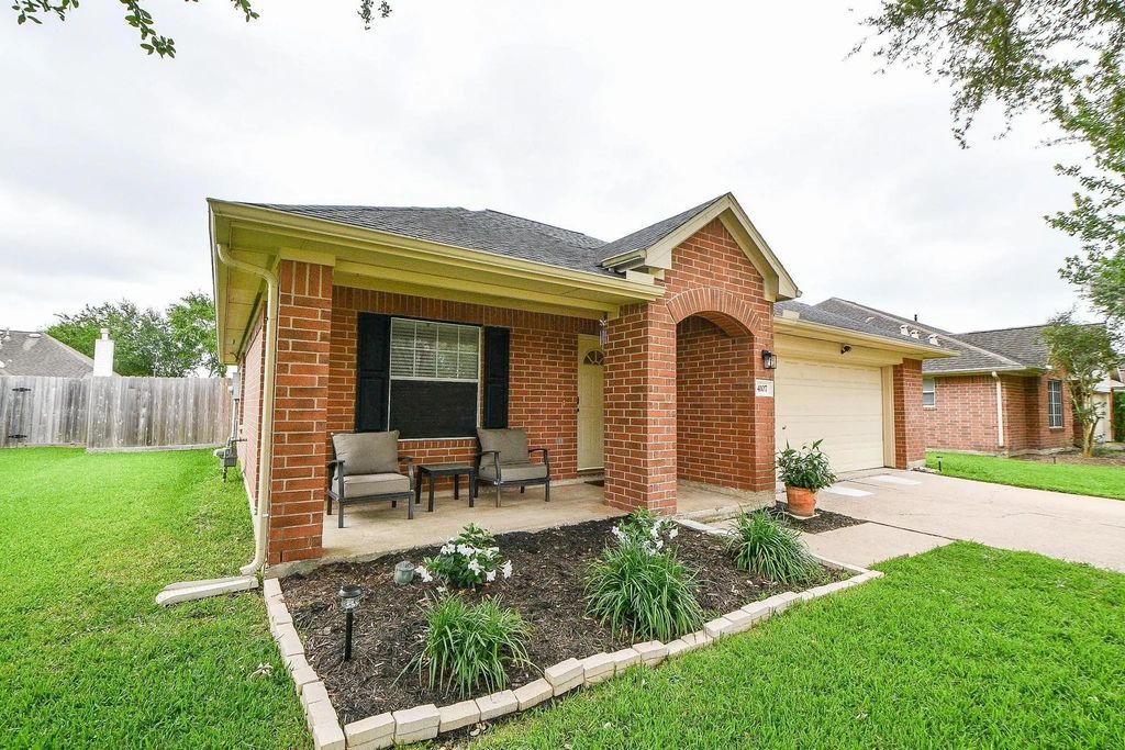 4107 Merlet Drive, Pearland