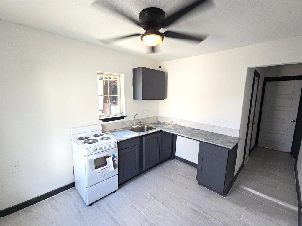 9010 Linda Vista Road C, Houston