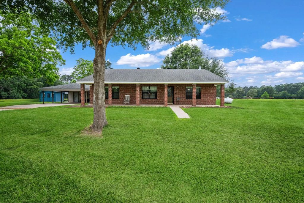 199 County Road 2357, Hardin
