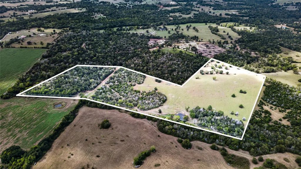 8619 Private Road 1100, Leona