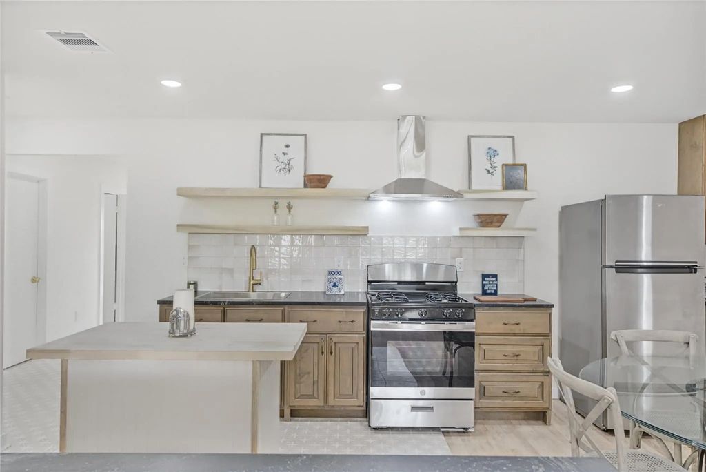 805 Parkstone Drive, Houston