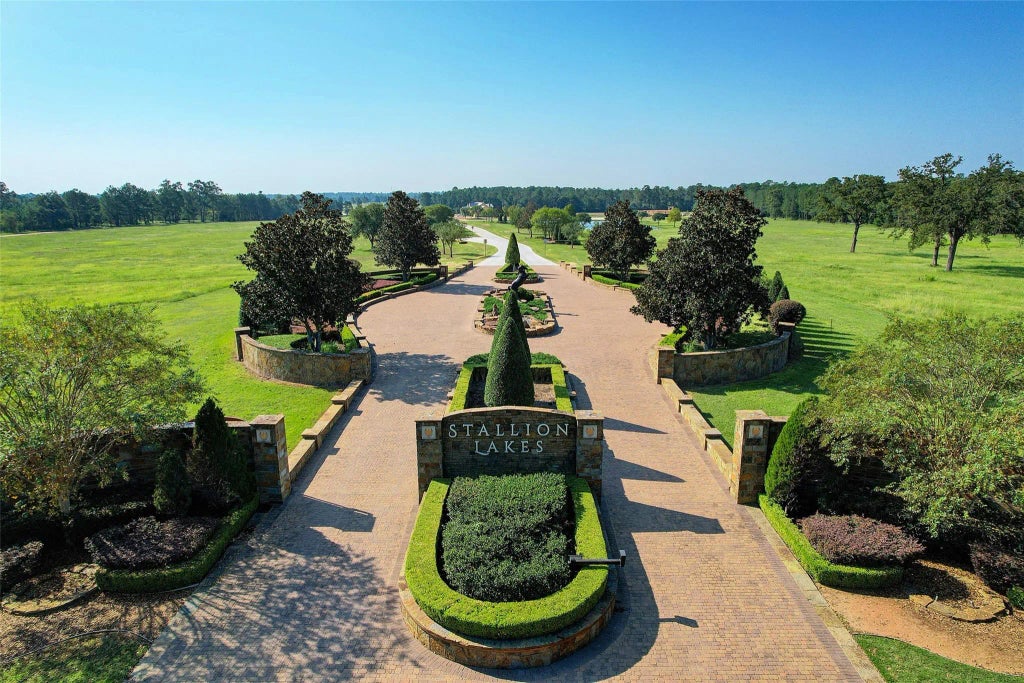 2302 Iris Cove Court, Hockley