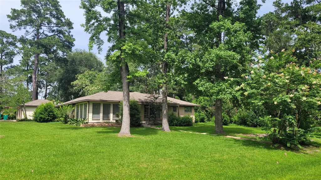 110 Sunset Boulevard, Conroe