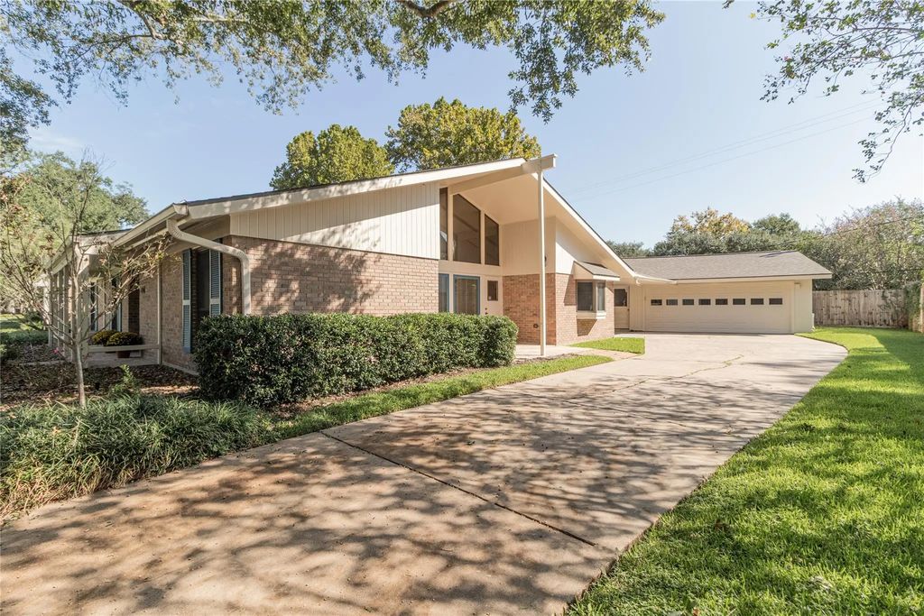 8919 Manhattan Drive, Houston