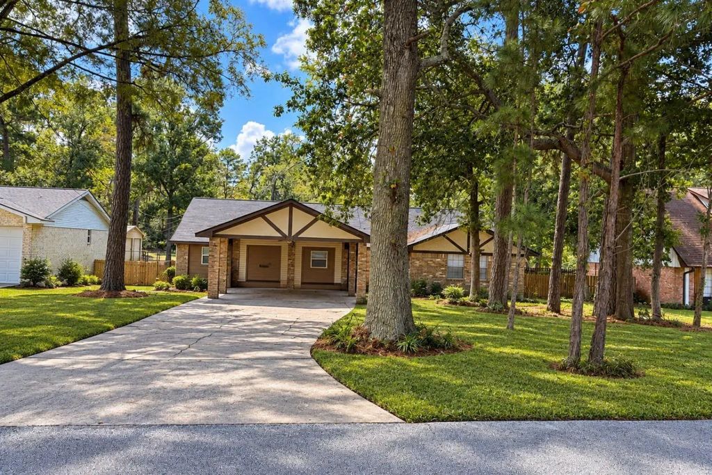 111 Rigby Owen Road, Conroe