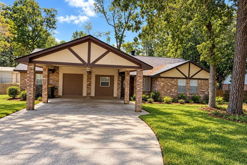 111 Rigby Owen Road, Conroe