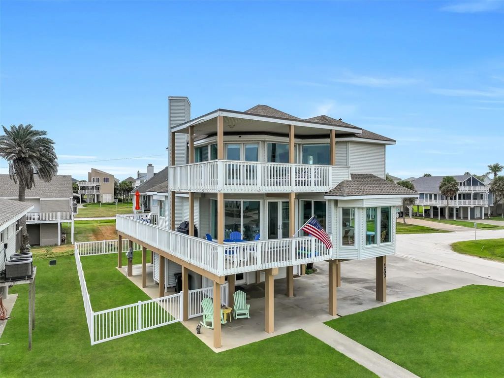 4203 Campeche Court, Galveston