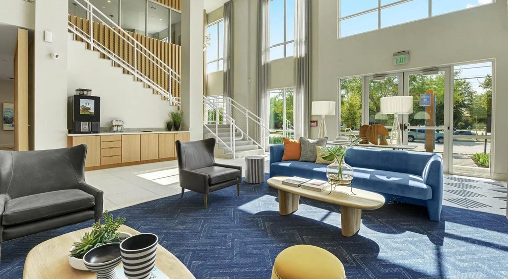 9330 Main Street 285, Houston