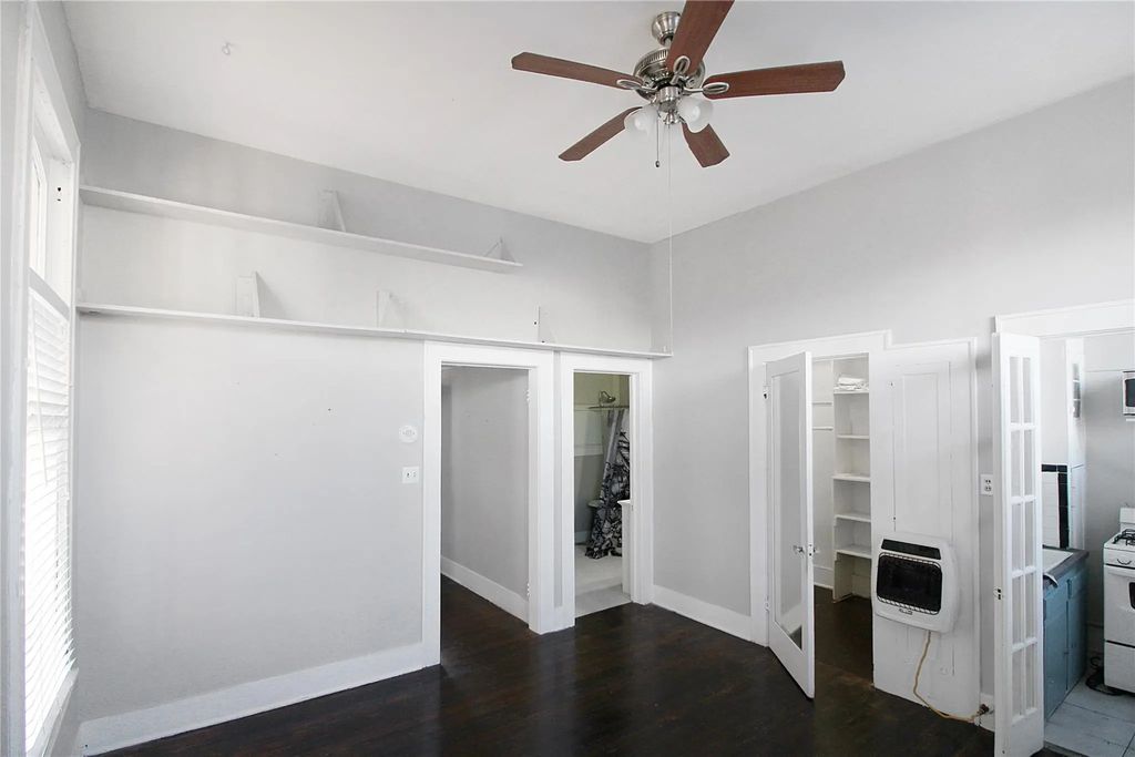 1902 Church St 6, Galveston
