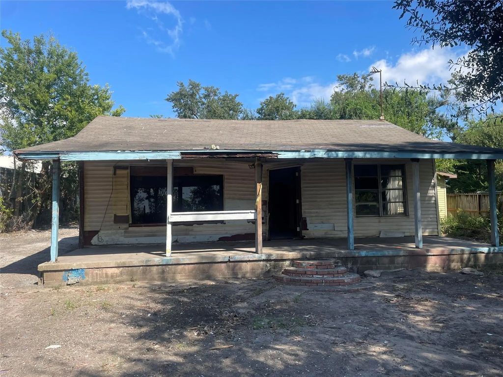 16431 1st Street, Channelview
