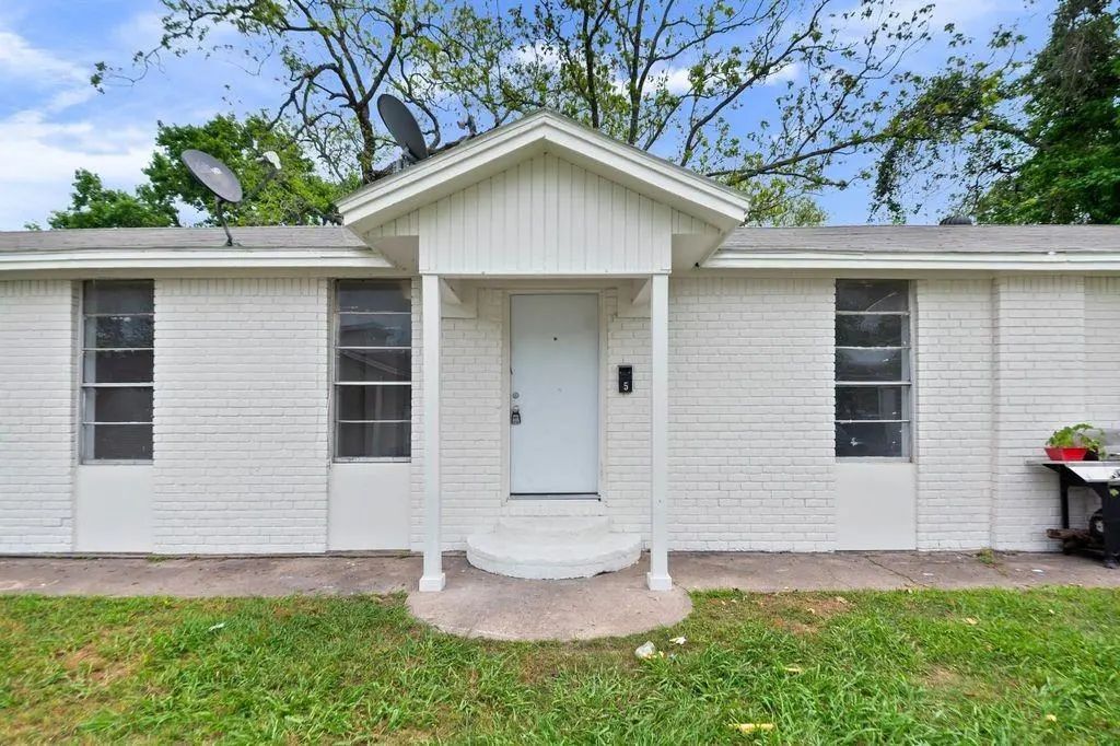 806 East Emily Avenue 2, Wharton