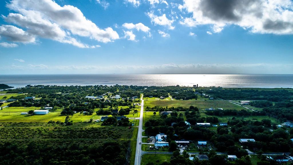 Eagle Road, Anahuac