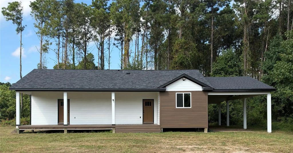 538 County Road 5003, Cleveland