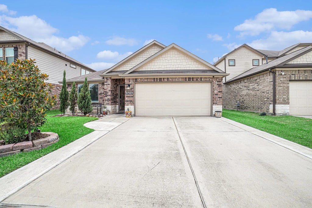 21323 Cypress Live Oak, Cypress