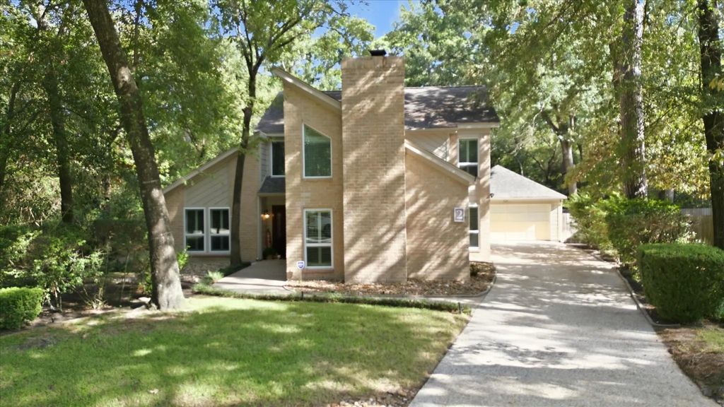 2 Rambling Wood Court, The Woodlands