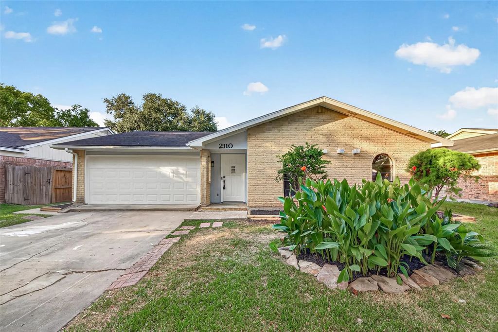 2110 Mustang Springs Drive, Missouri City