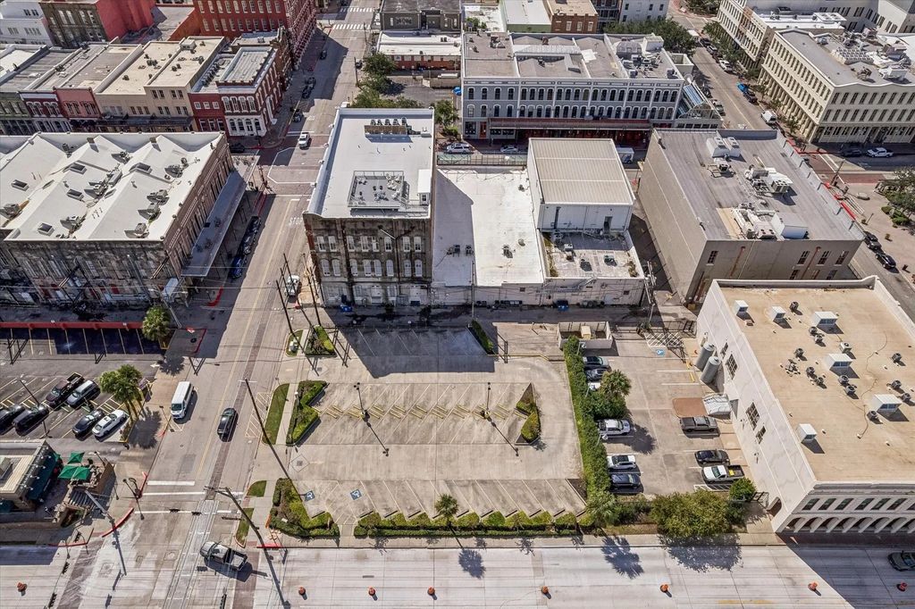 102 Kempner Avenue, Galveston