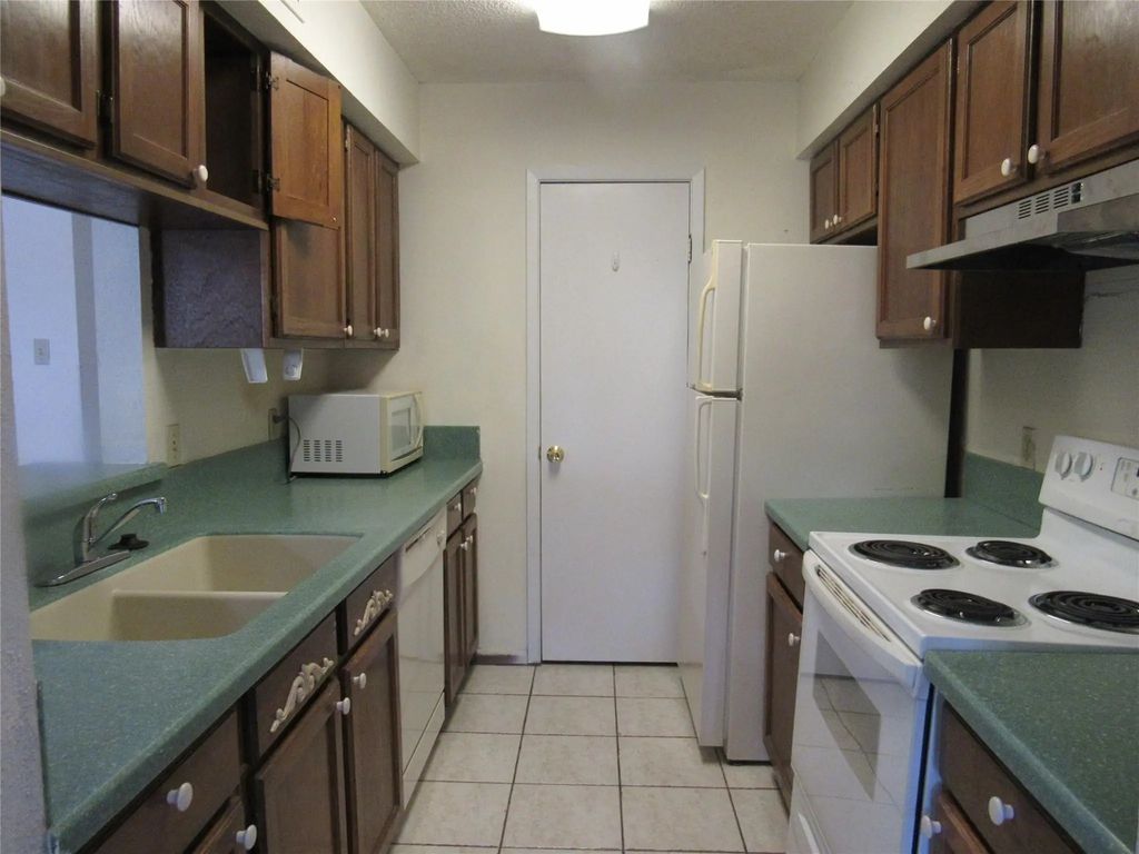 17401 Red Oak Drive 82, Houston