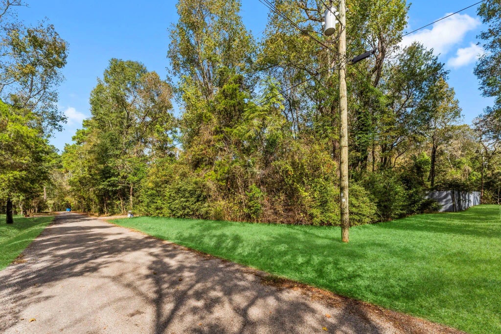 12533 Evergreen Road, Conroe