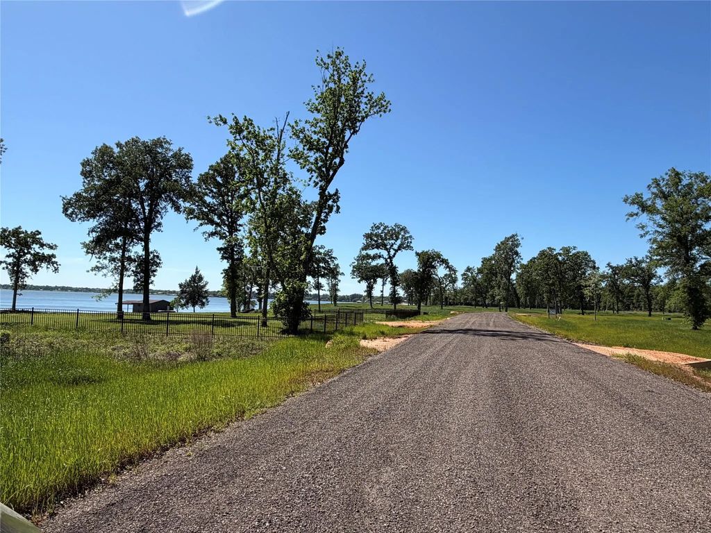 3126 Island View Lane, Livingston