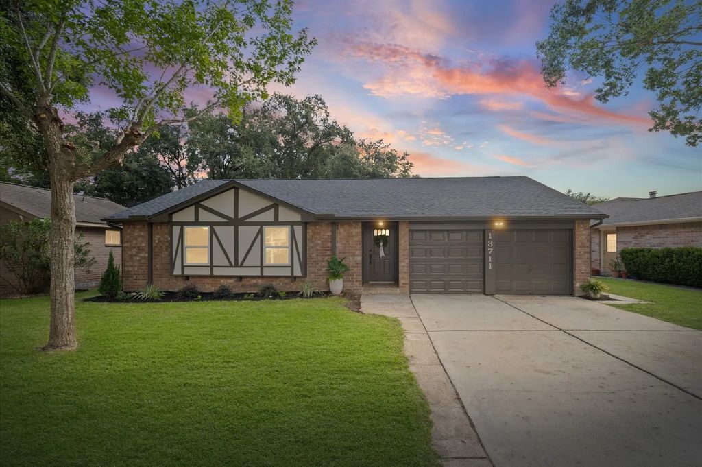 13711 Cologne Drive, Houston