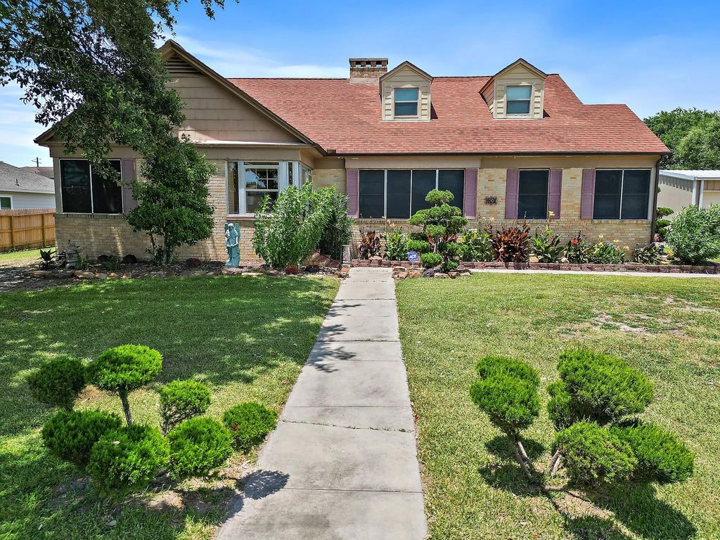 405 Park Street, Anahuac