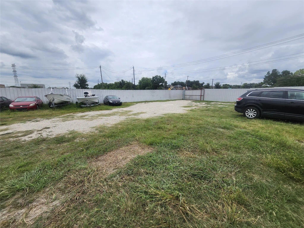 7037 W Orem Drive, Houston