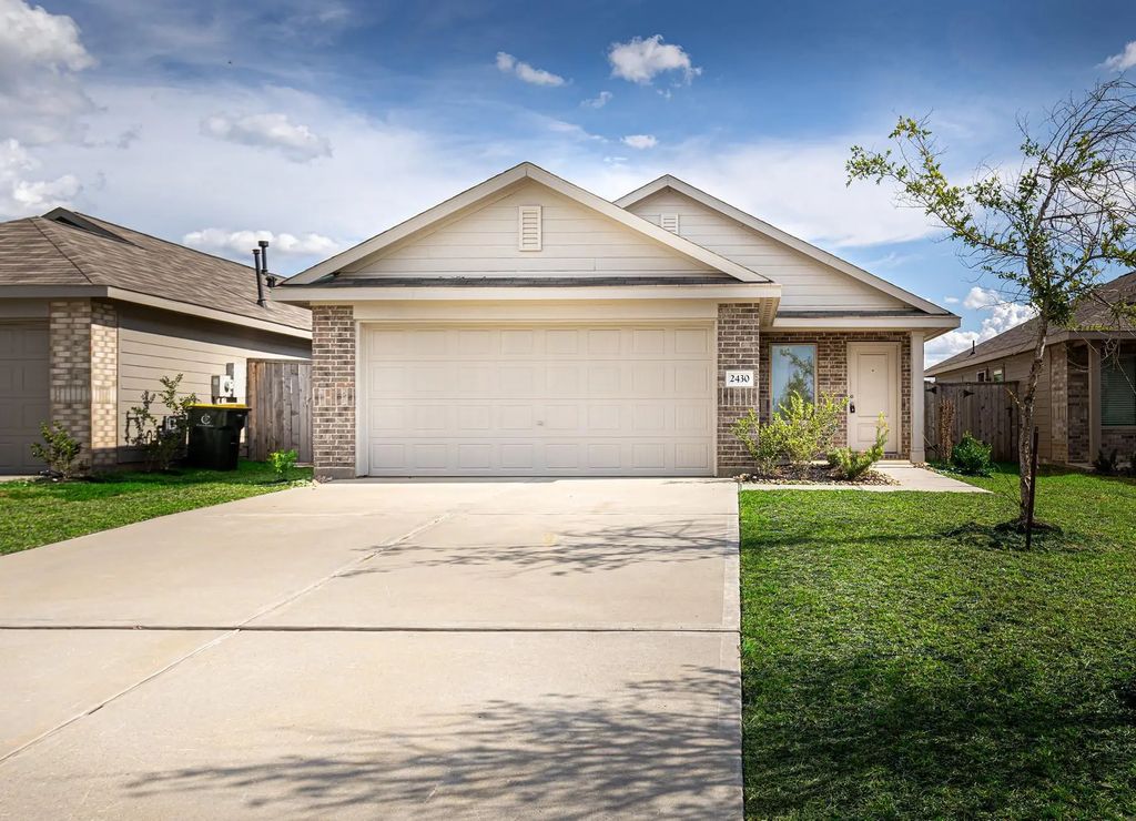 2430 Ridge Oak Drive, Conroe