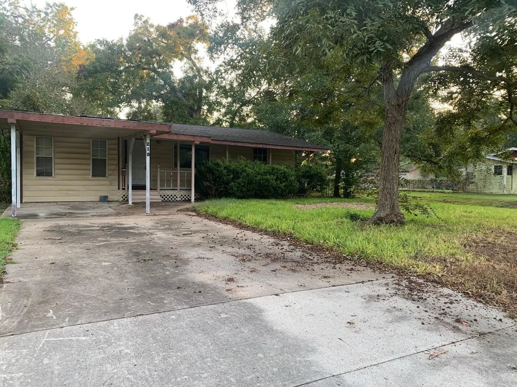 215 Jasmine Street, Lake Jackson