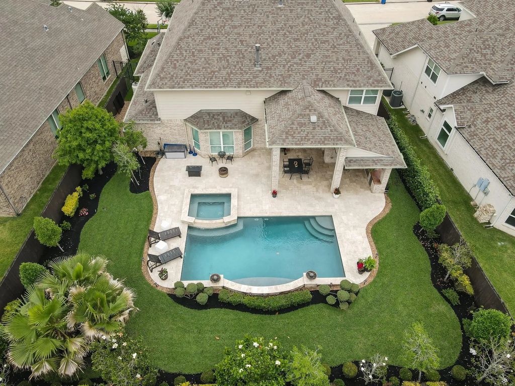 25015 Karacabey Court, Spring