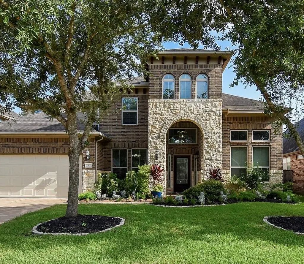 27807 Ashbrook Falls Court, Fulshear