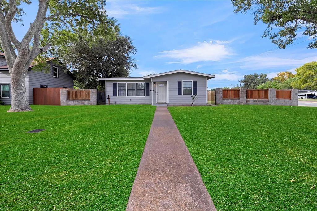 604 19th Avenue N, Texas City