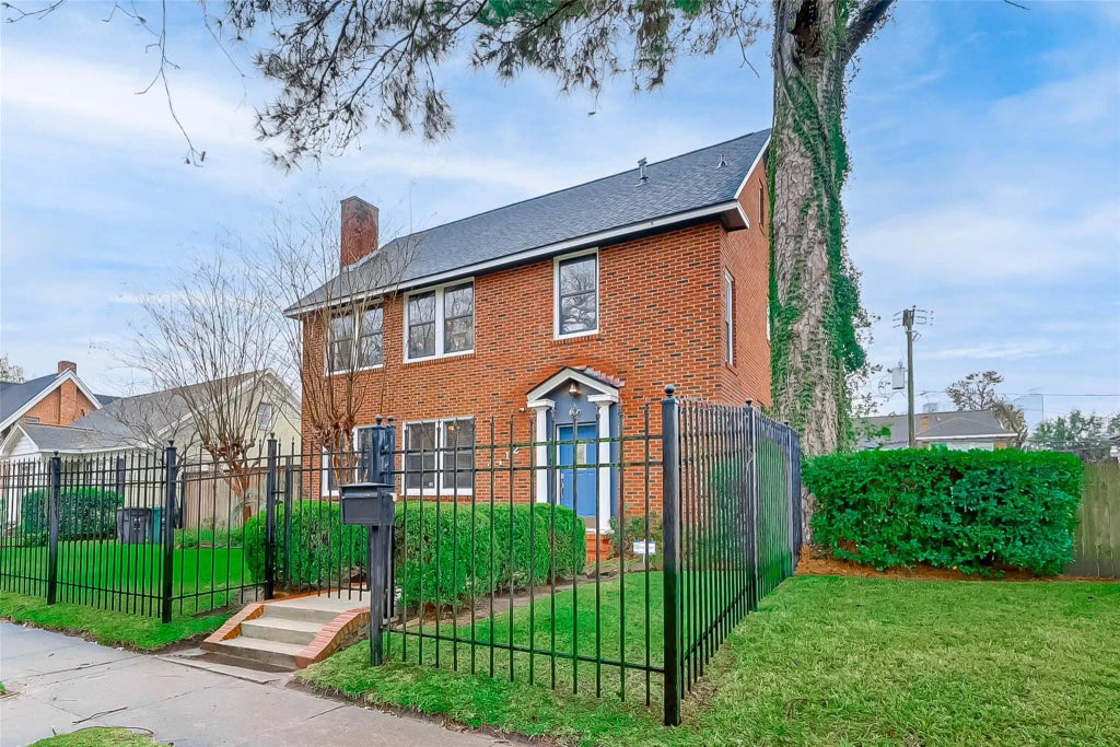 2412 Oakdale Street, Houston