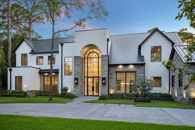 813 W Friar Tuck Lane, Houston