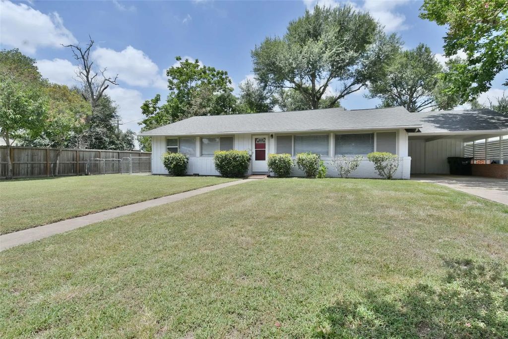 1506 Wyandotte Lane, Brenham