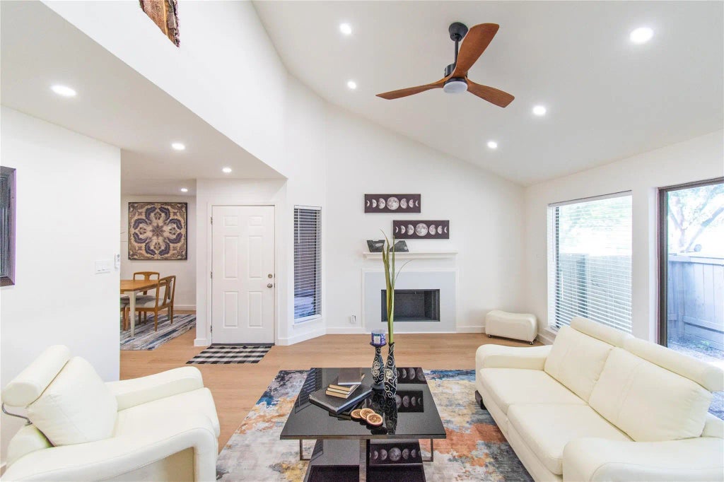 1364 Chardonnay Drive, Houston