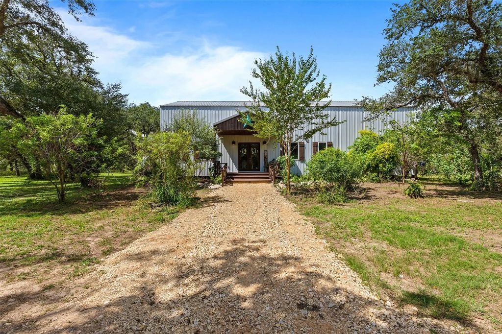 420 Private Road 2843, Edna