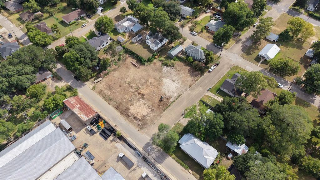 1702 S Baylor Street, Brenham