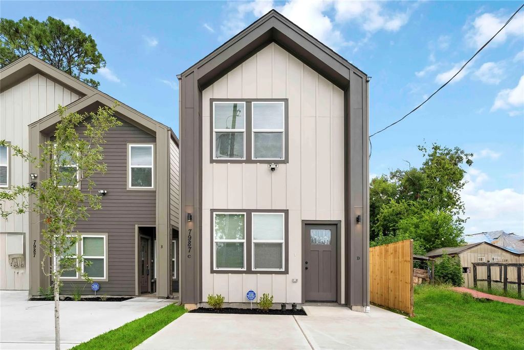7987 Chateau Street D, Houston