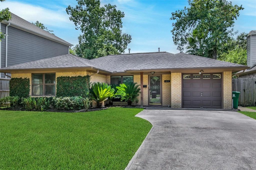 1423 Thornton Road, Houston