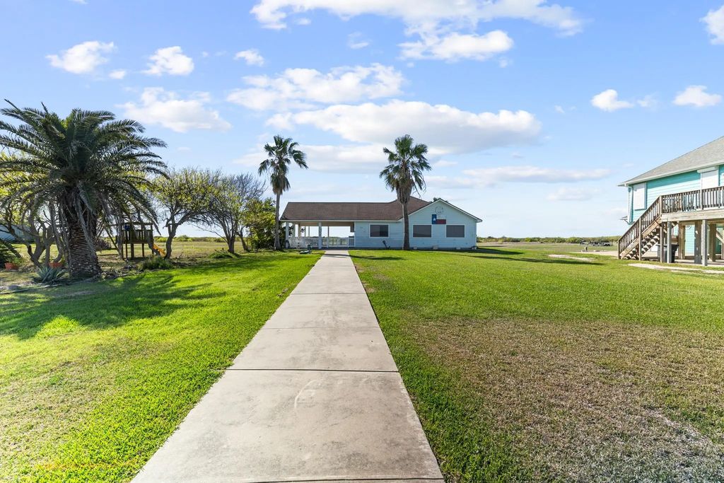 316 Marshall Johnson Avenue S, Port Lavaca