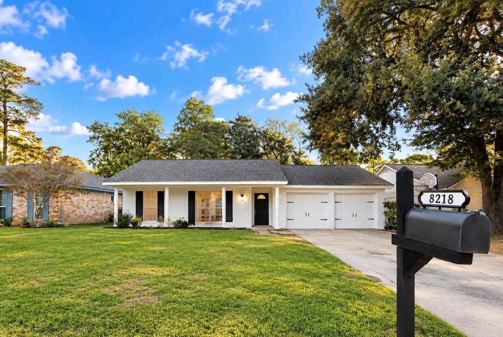 8218 Willow Forest Drive, Tomball