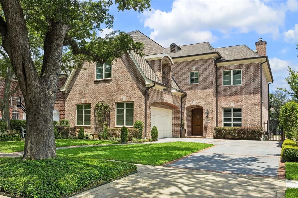 3752 Robinhood Street, Houston